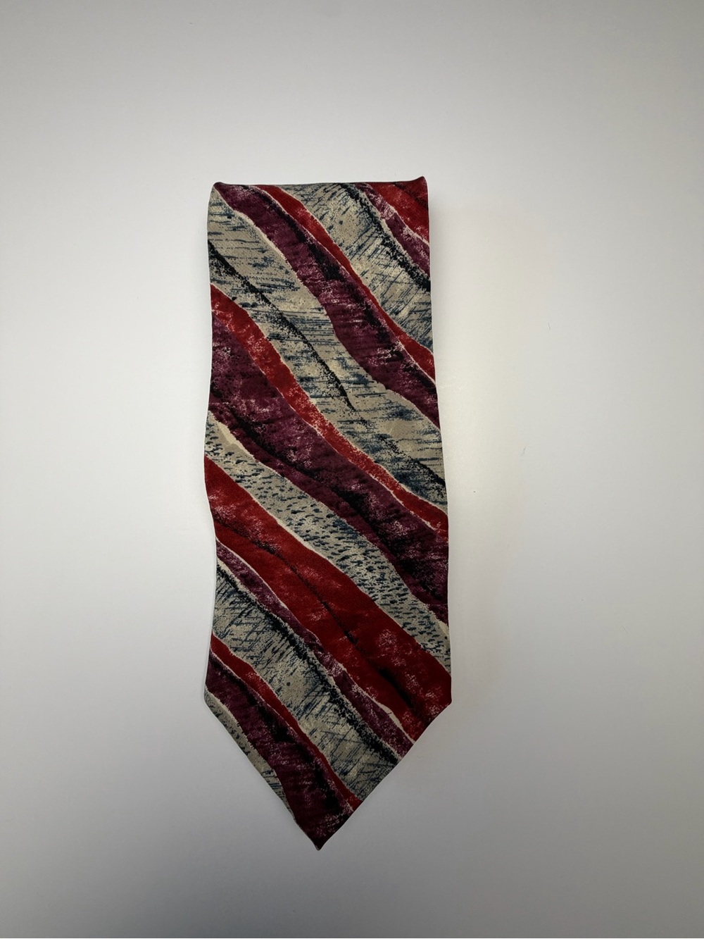 Oscar de la Renta Couture Collection Silk Tie Red Cream Wave USA Designer Neckti
